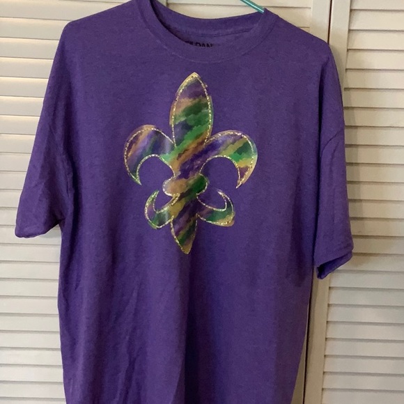 SOLD Fleur de lis Unisex T-shirt - Picture 2 of 4